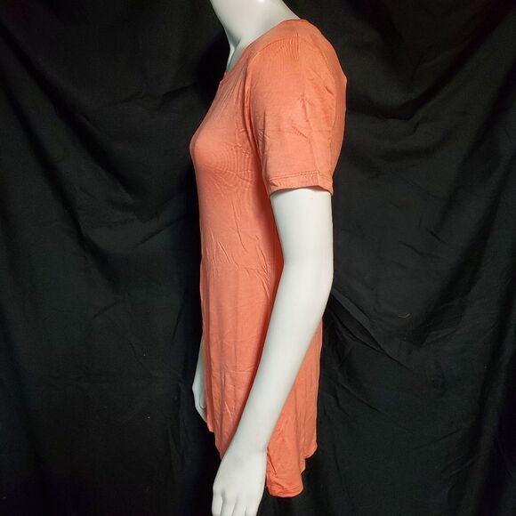 NWT Zenana Outfitters Deep Coral Short Sleeve Tee - Picture 5 of 7